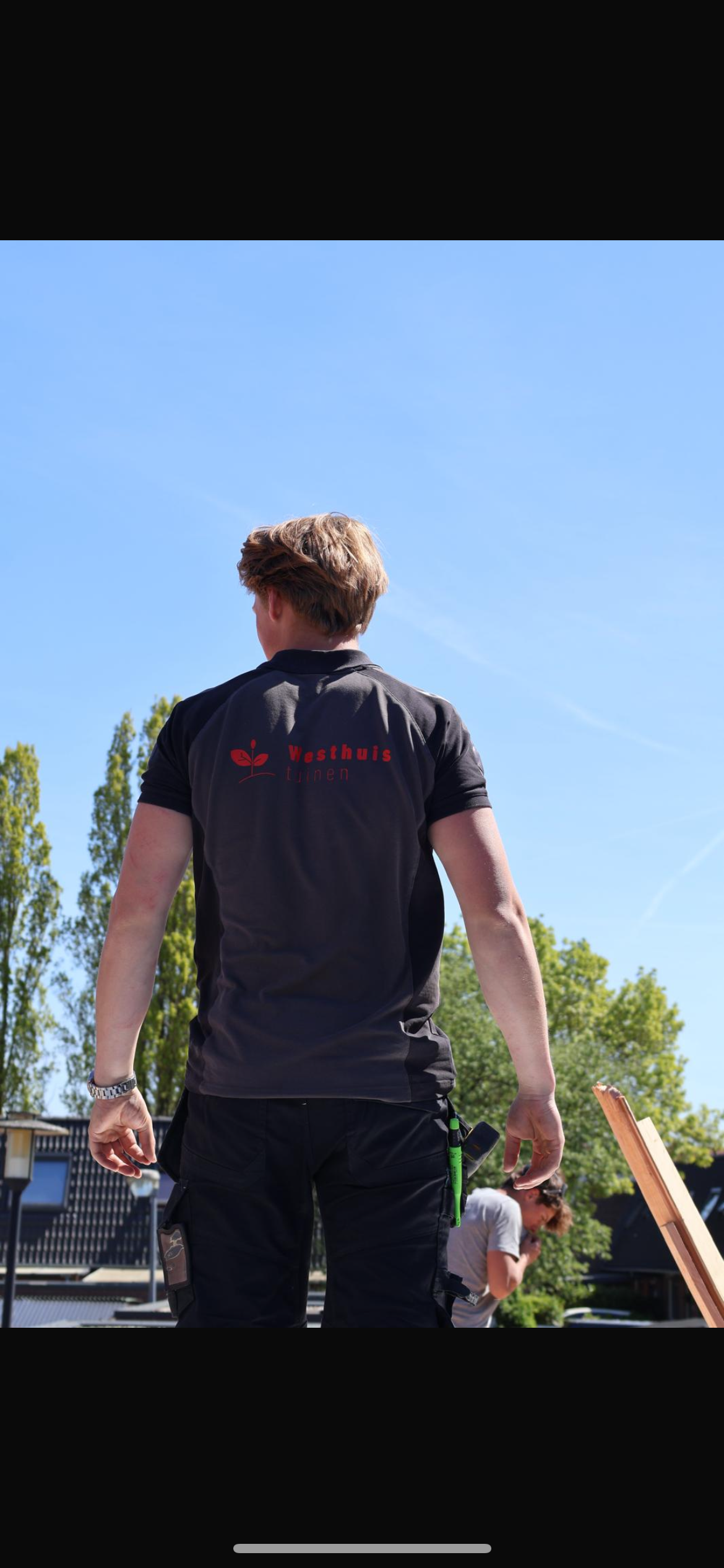 Ruben Westhuis hovenier aan het werk op locatie in Deventer